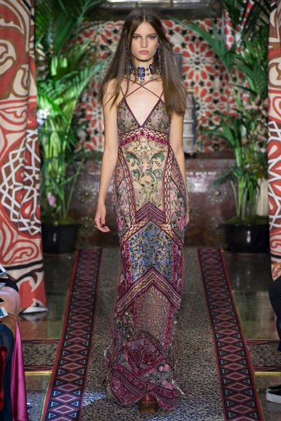 Look 63